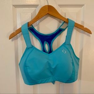 2 pack of EUC moving comfort 36D bras